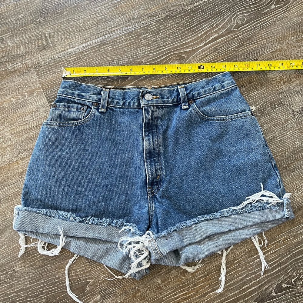 Vintage distressed Levi’s 26”